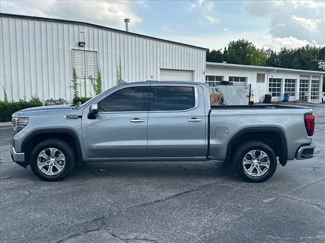 Certified Used 2025 Sterling Metallic GMC SLT image 7