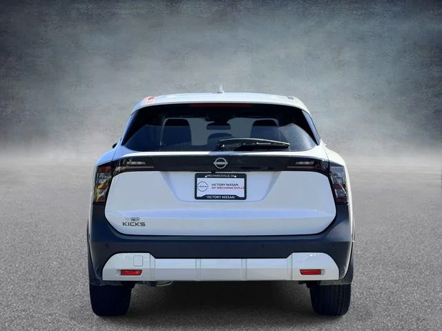 Used 2025 White Nissan SV image 3