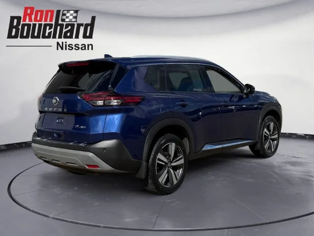 Used 2021 Blue Nissan SL image 2