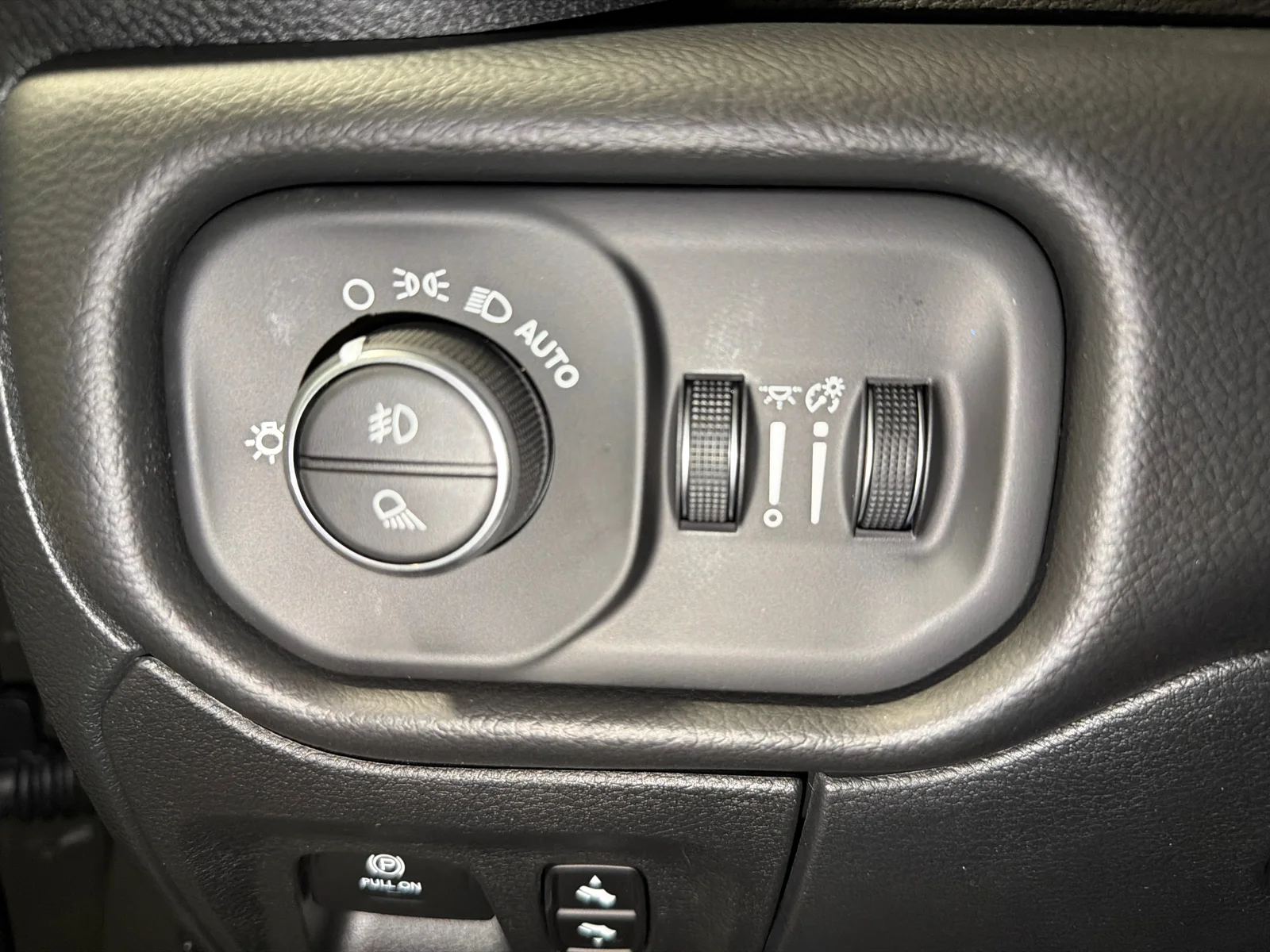 New 2027 Tank Exterior Paint RAM Laramie image 25