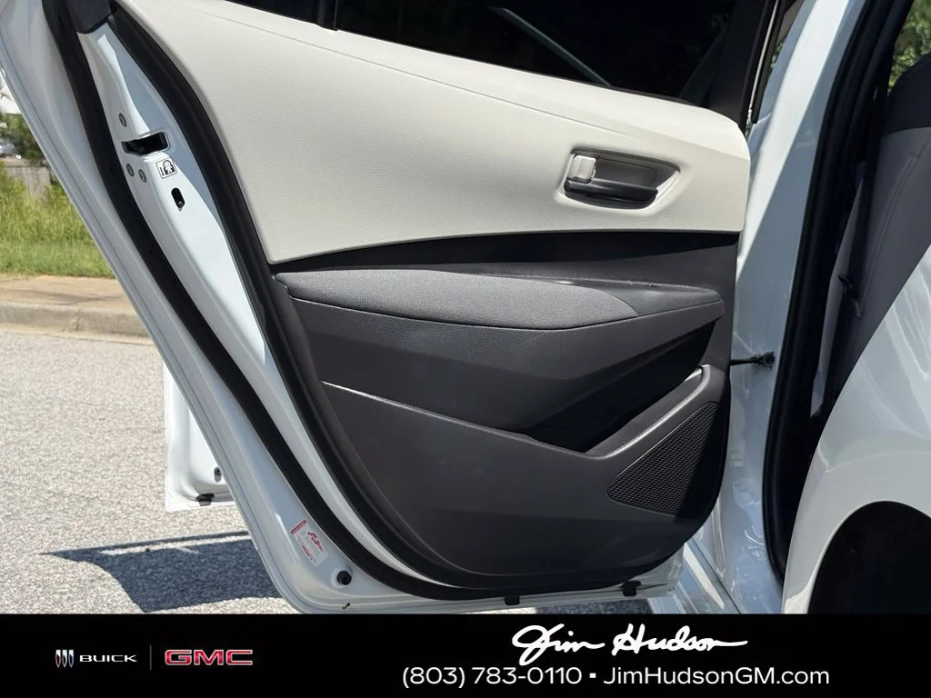 Used 2022 Off-white Toyota Hybrid LE image 21