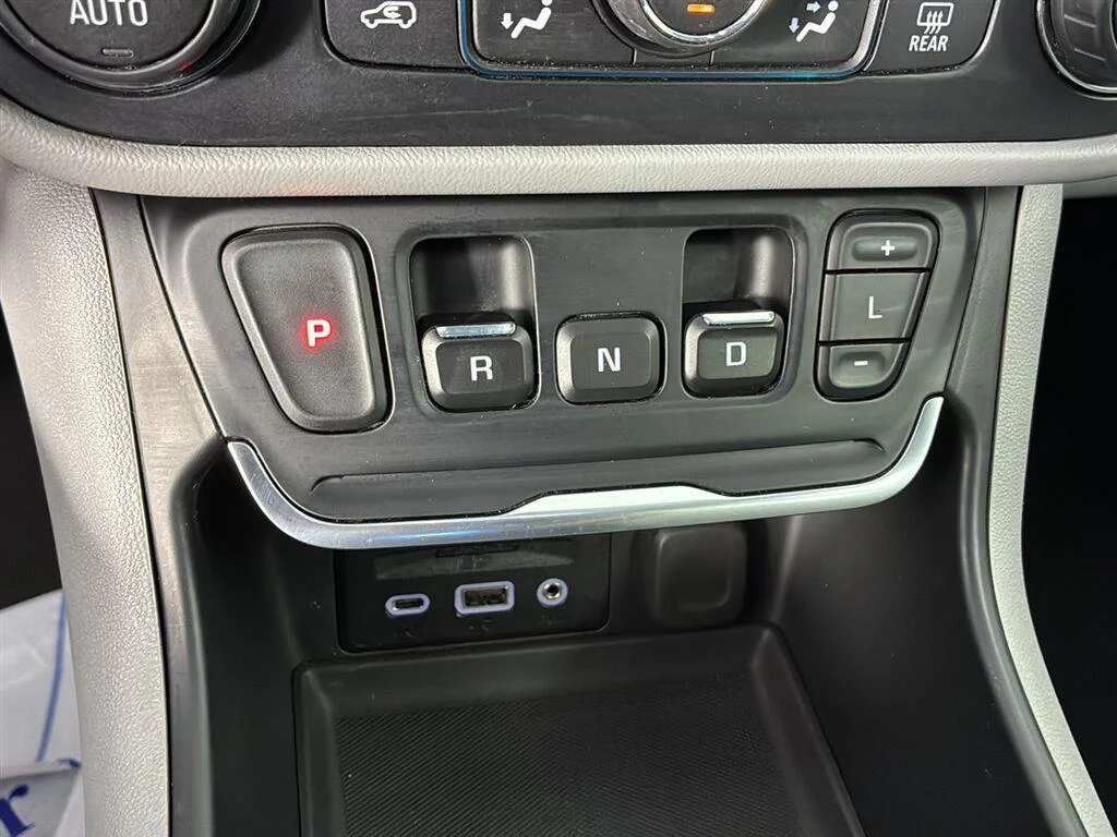 Used 2019 Quicksilver Metallic GMC SLT image 31
