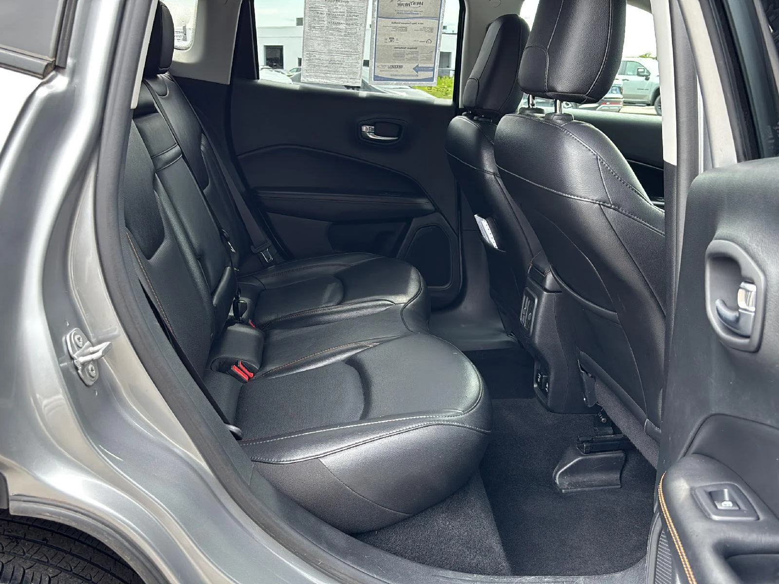Used 2019 Gy Jeep Limited image 12