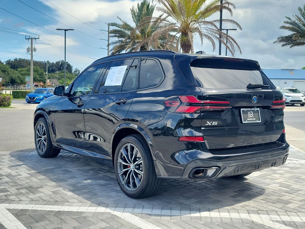 Used 2024 Black BMW sDrive40i image 3