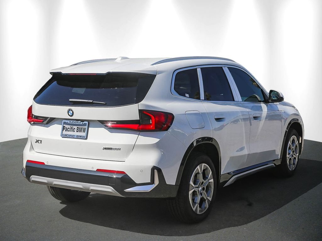 New 2026 Alpine White BMW xDrive28i image 6