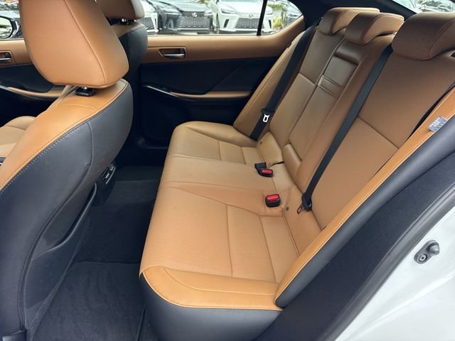 2025 Lexus IS 300 - Photo 23