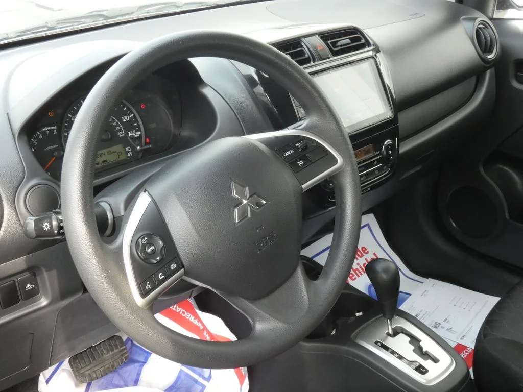 Used 2024 Gray Mitsubishi  image 7