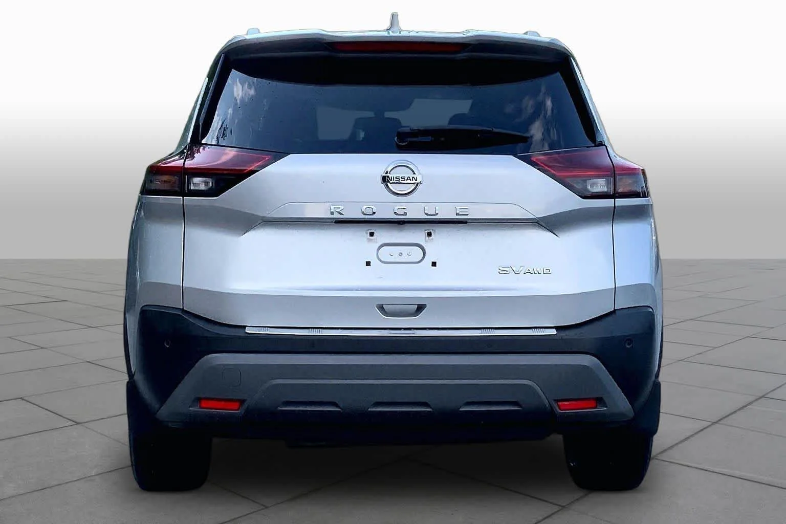 Used 2021 Brilliant Silver Metallic Nissan SV image 5