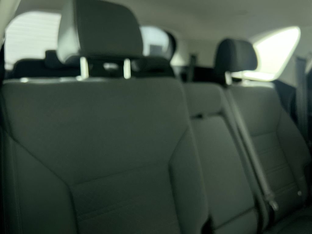 Used 2019 White Kia LX image 30