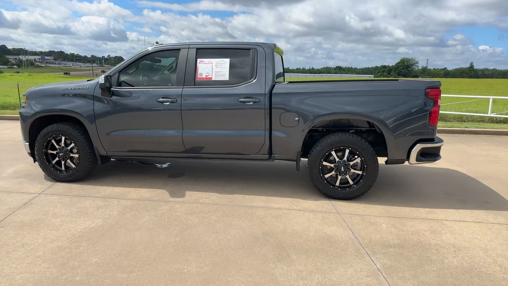 Used 2022 Shadow Gray Metallic Chevrolet LT image 6