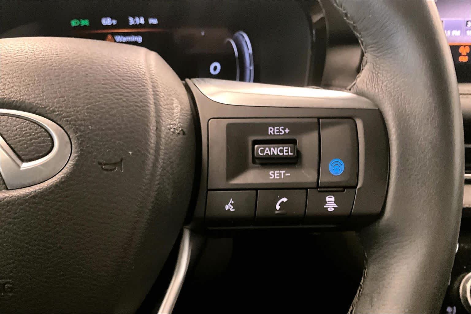 Used 2025 Mineral Black INFINITI LUXE image 22