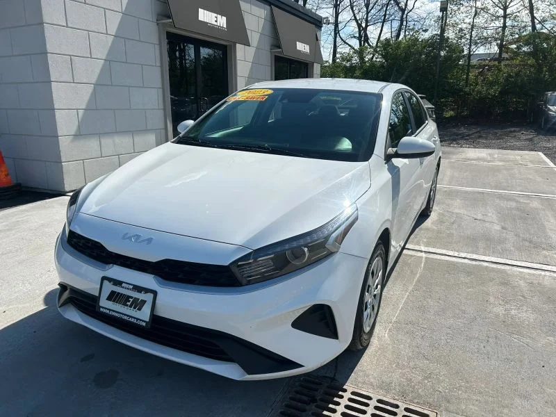 Used 2023 White Kia LX Sedan 4D image 49