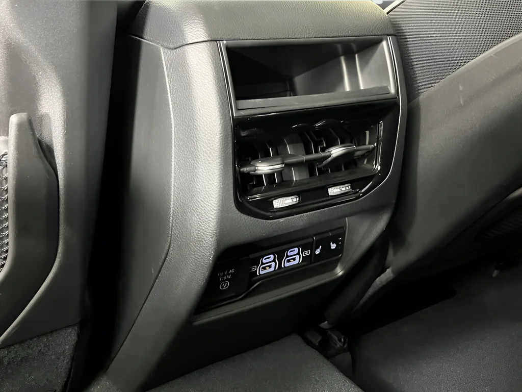 Used 2024 White Jeep Limited image 26