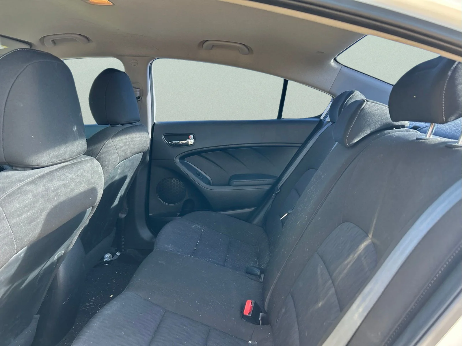 Used 2016 Clear White Kia LX image 11