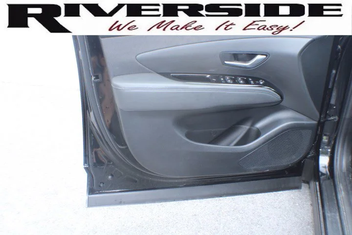 Used 2022 Phantom Black Hyundai SEL image 6