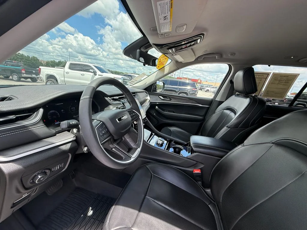 Used 2023 Black Jeep Limited image 22
