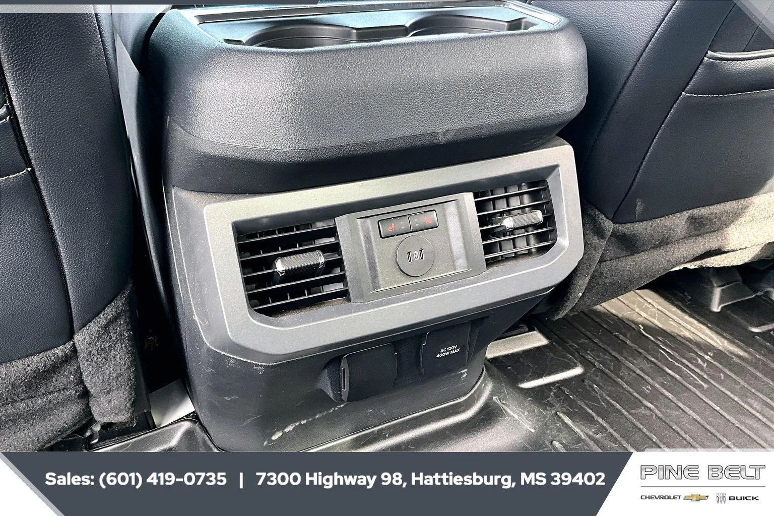 Used 2024 Star White Metallic Tri-Coat Ford Lariat image 25