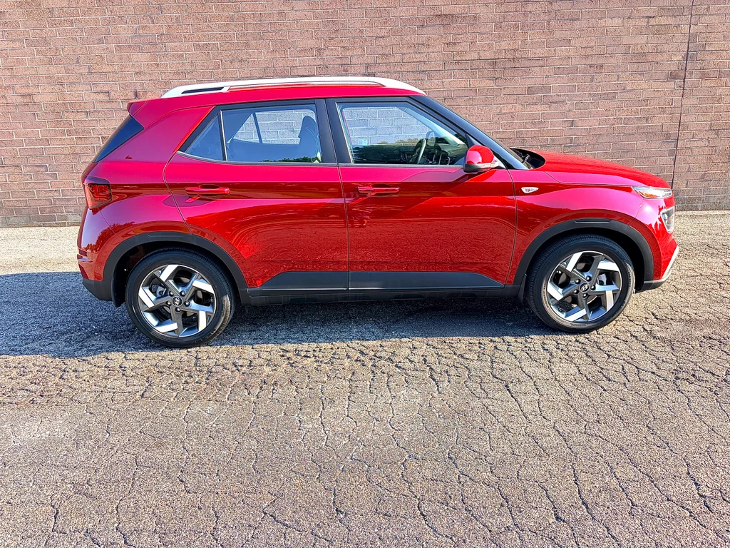 Used 2025 Ultimate Red Hyundai Limited image 6