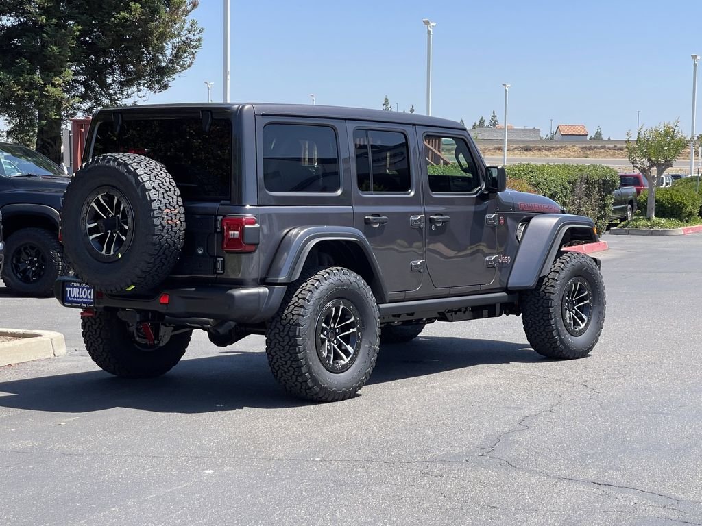 New 2026 Granite Crystal Metallic Clear-Coat Exterior Paint Jeep Rubicon X image 9