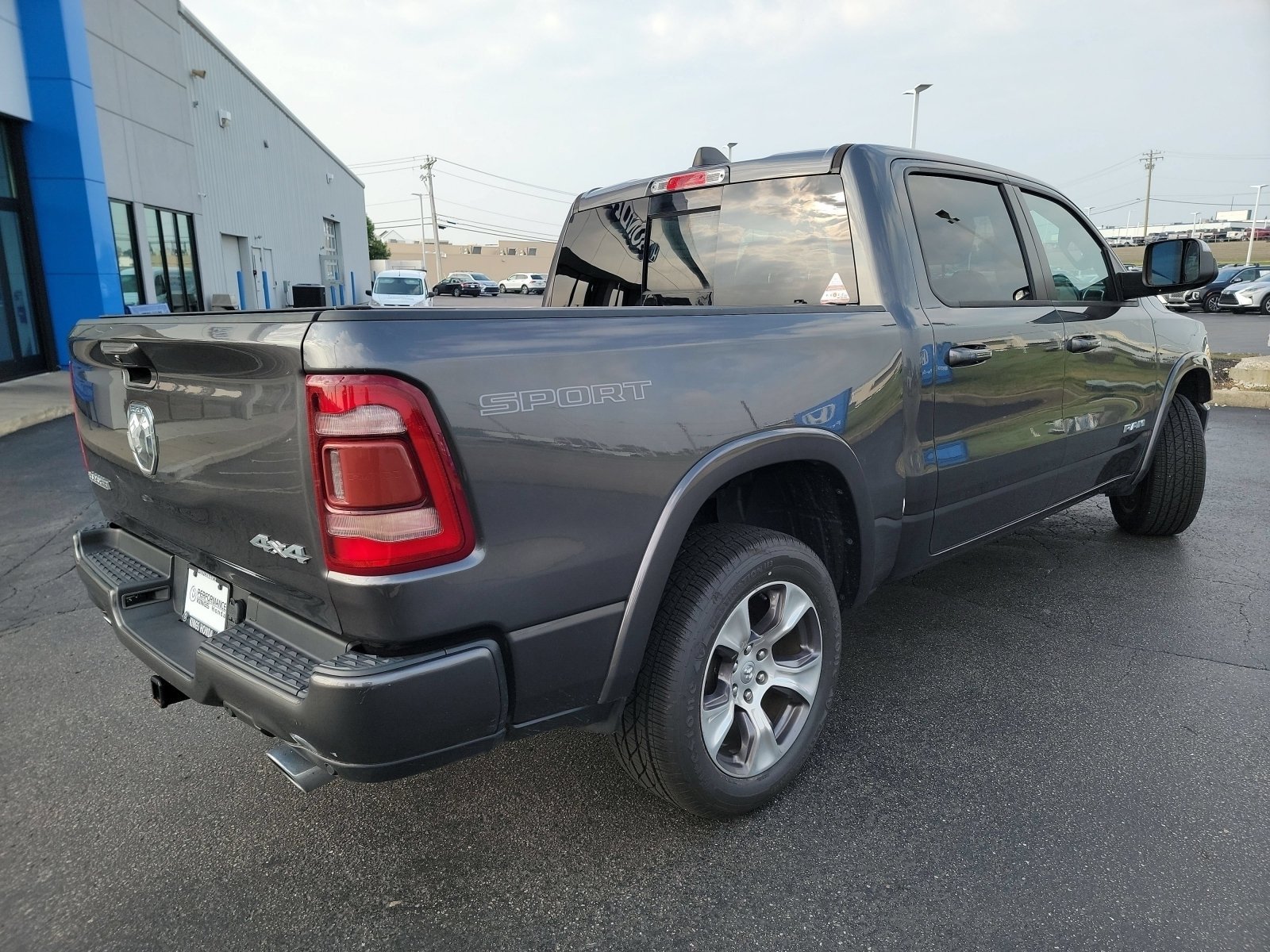Used 2021 Granite Crystal Metallic Clearcoat Ram Laramie image 8