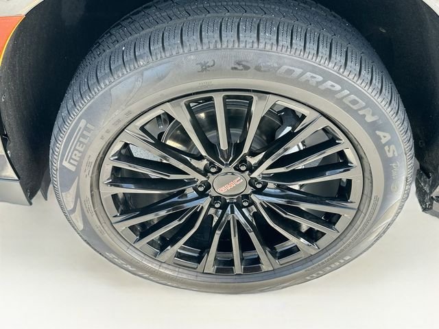 Used 2022 Black GMC SLT image 35