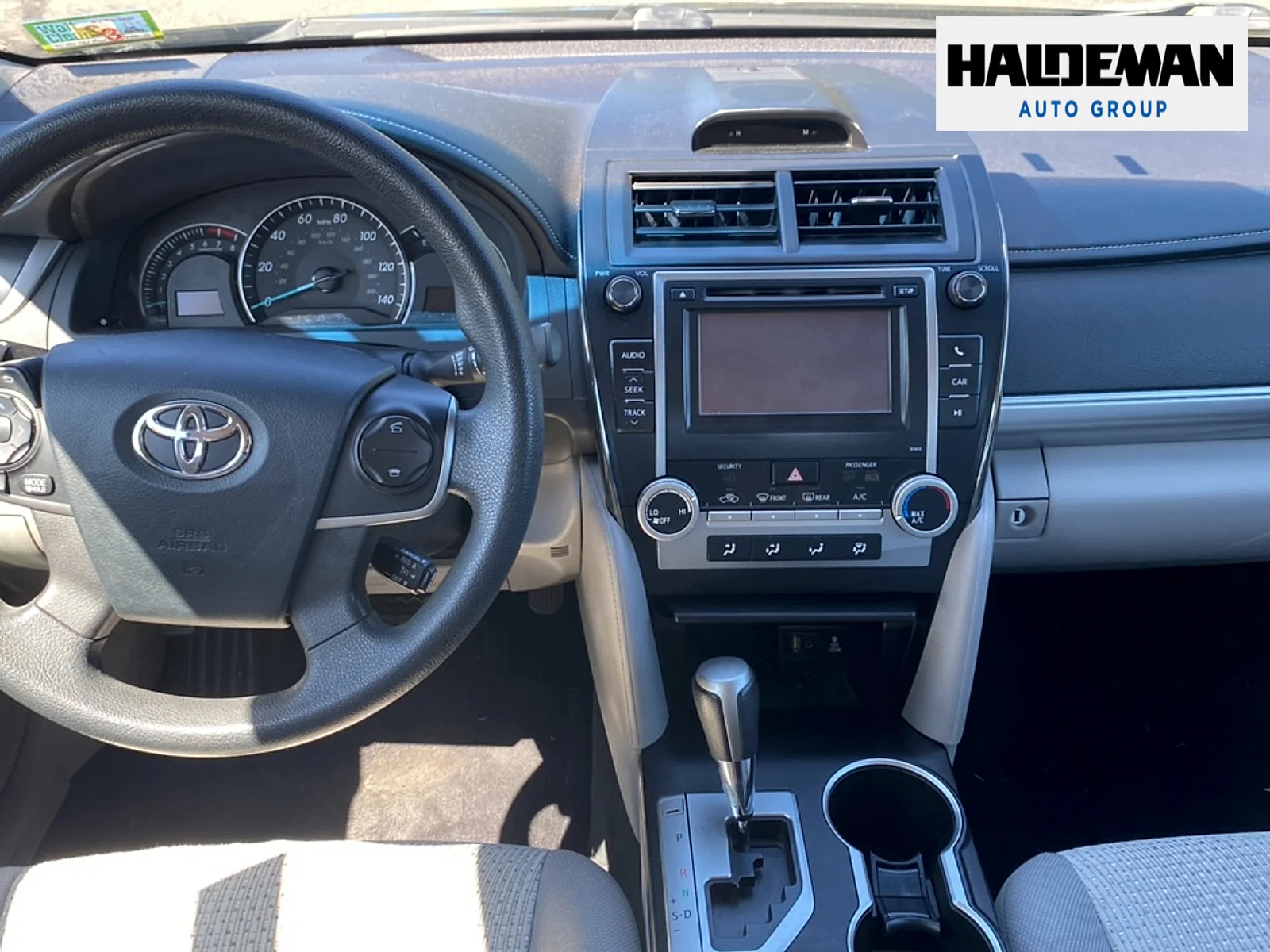 Used 2012  Toyota LE image 7