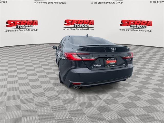 2025 Toyota Camry SE - Photo 8