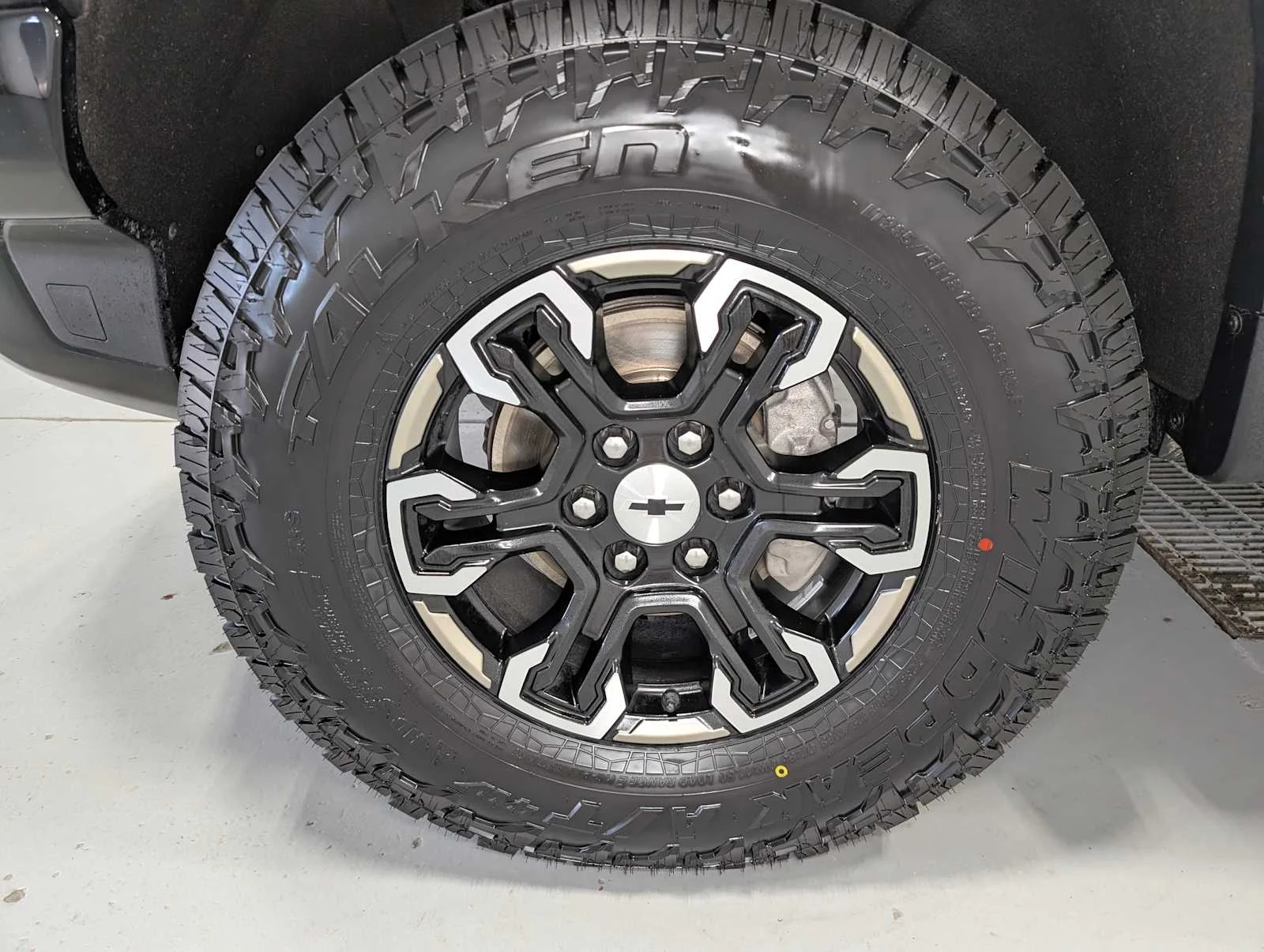 Used 2023 Sand Dune Metallic Chevrolet ZR2 image 3