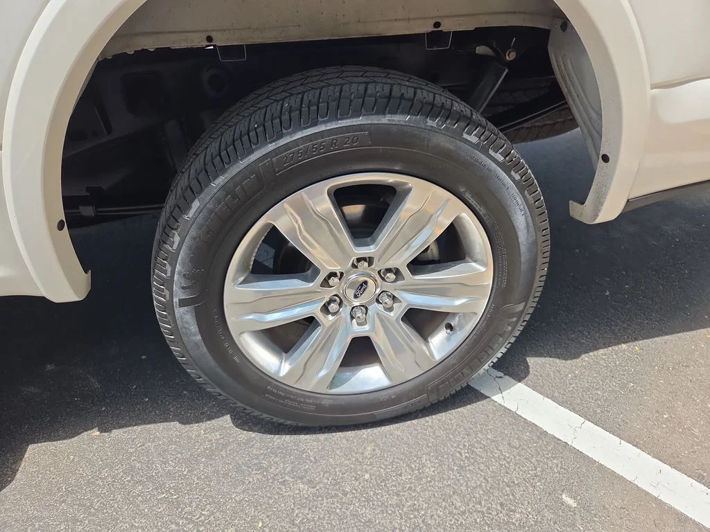 Used 2018 White Ford Platinum image 25