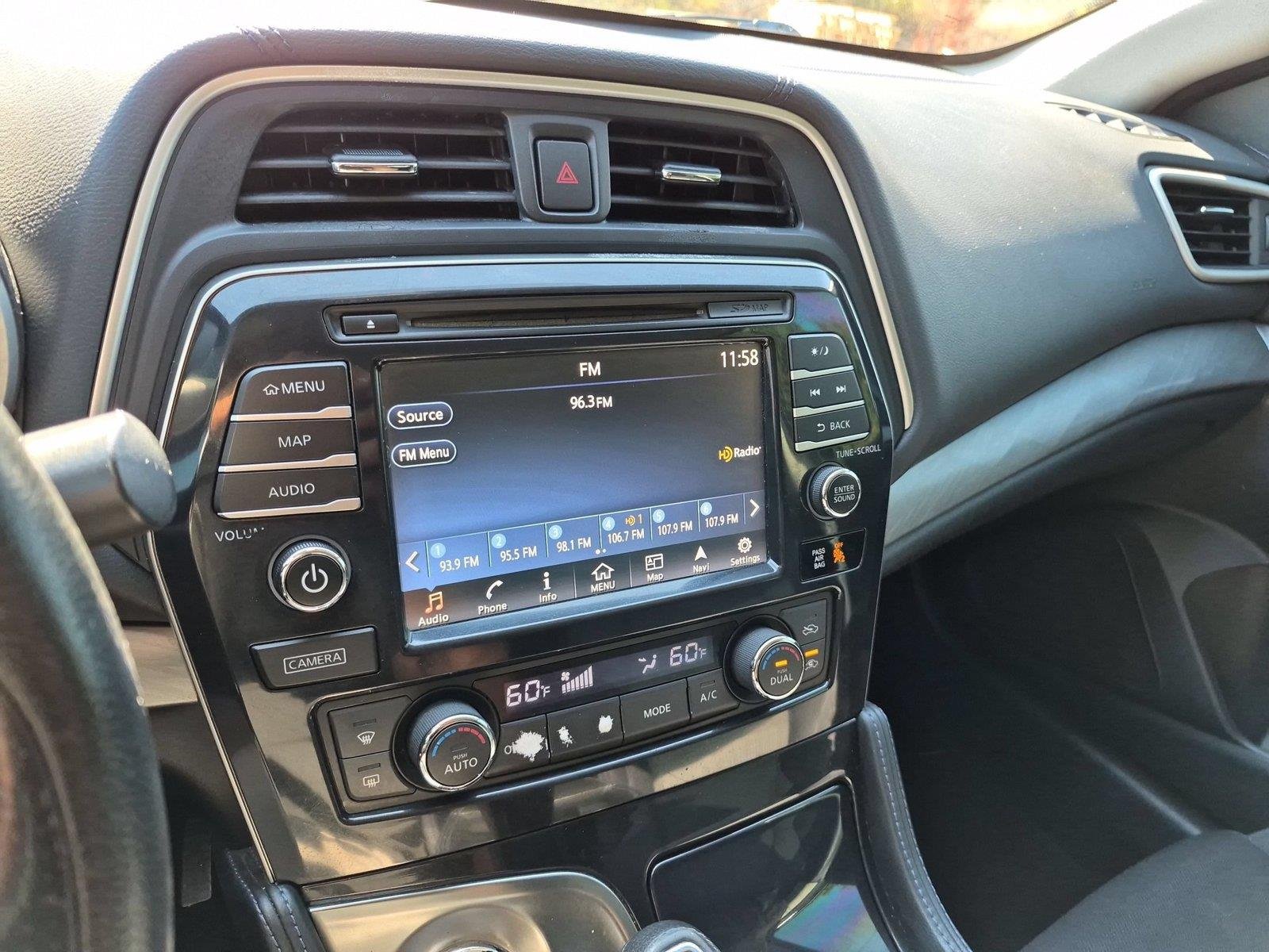 Used 2016 Black Nissan 3.5 S image 23