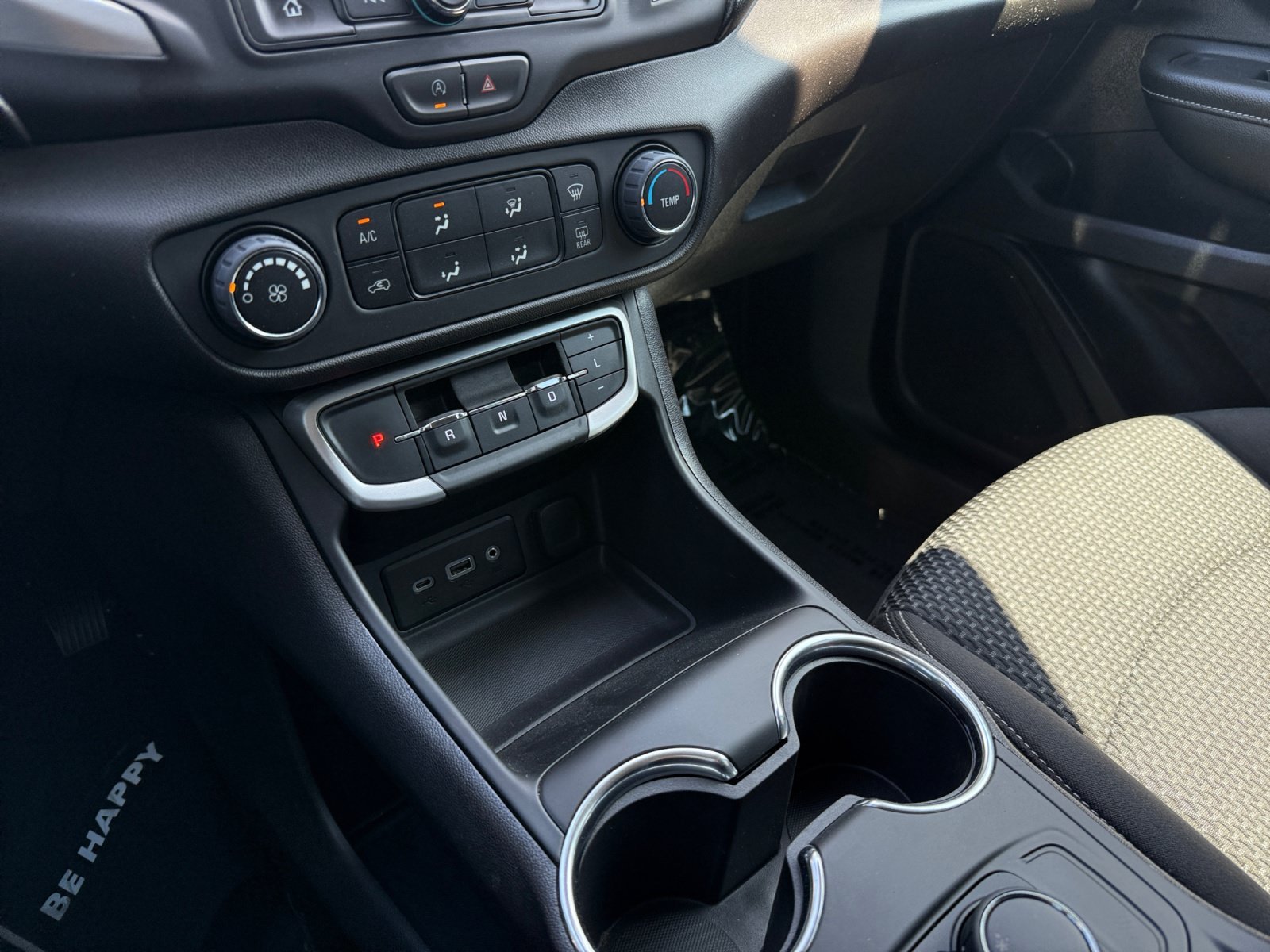 Used 2024 Summit White GMC SLE image 13
