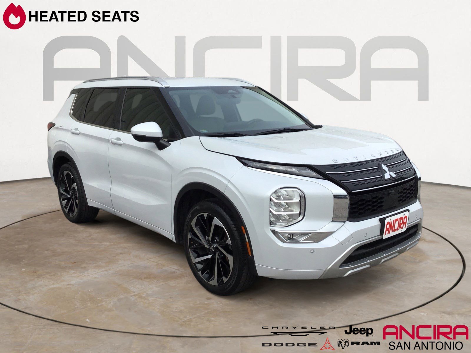 2023 Mitsubishi Outlander SEL 2WD's photo