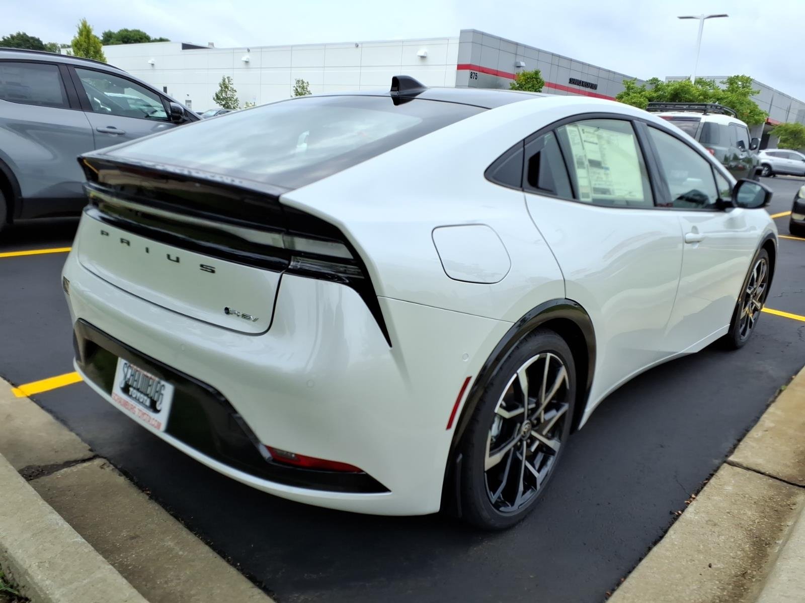 2026 Toyota Prius Plug-in Hybrid XSE Premium - Photo 7