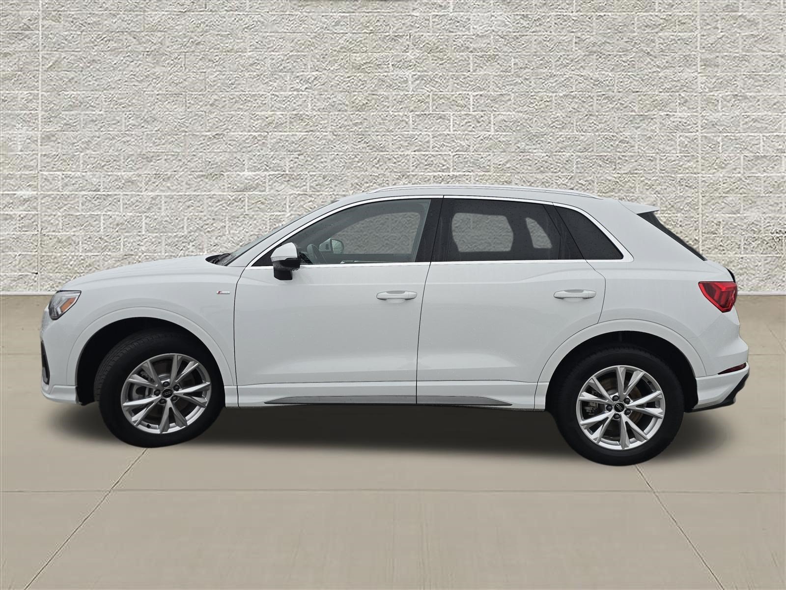 Used 2025 Glacier White Audi S line Premium image 4