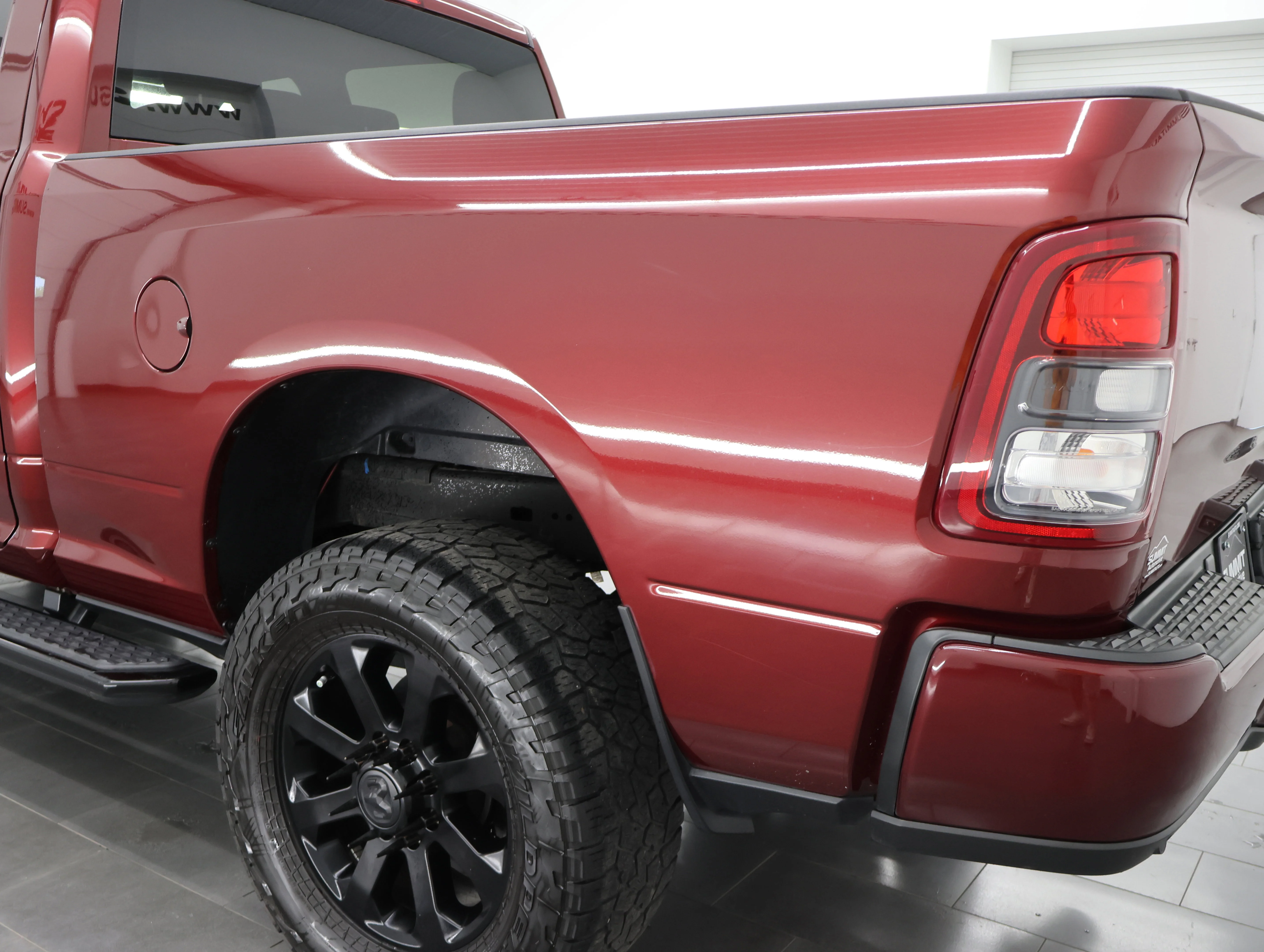 Used 2022 Delmonico Red Pearlcoat Ram Big Horn image 30