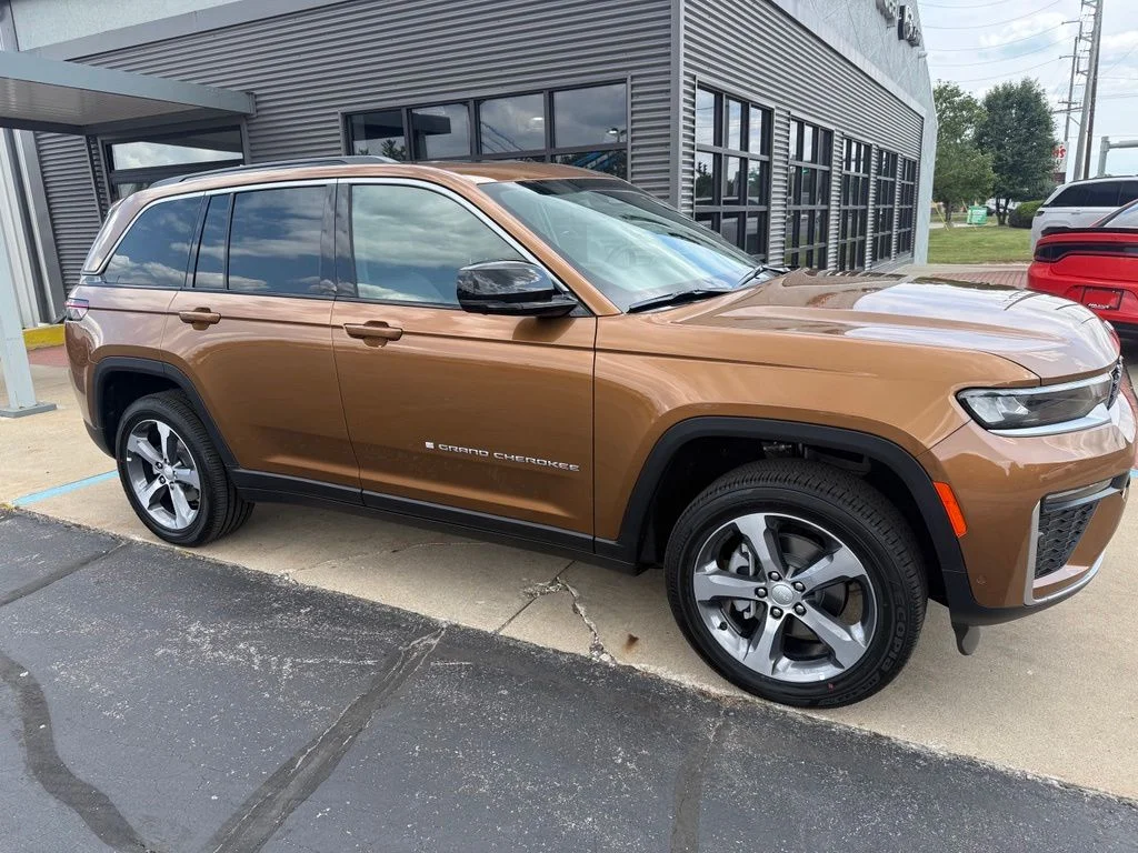 New 2026 Copper Shino Metallic Clearcoat Jeep Limited image 6