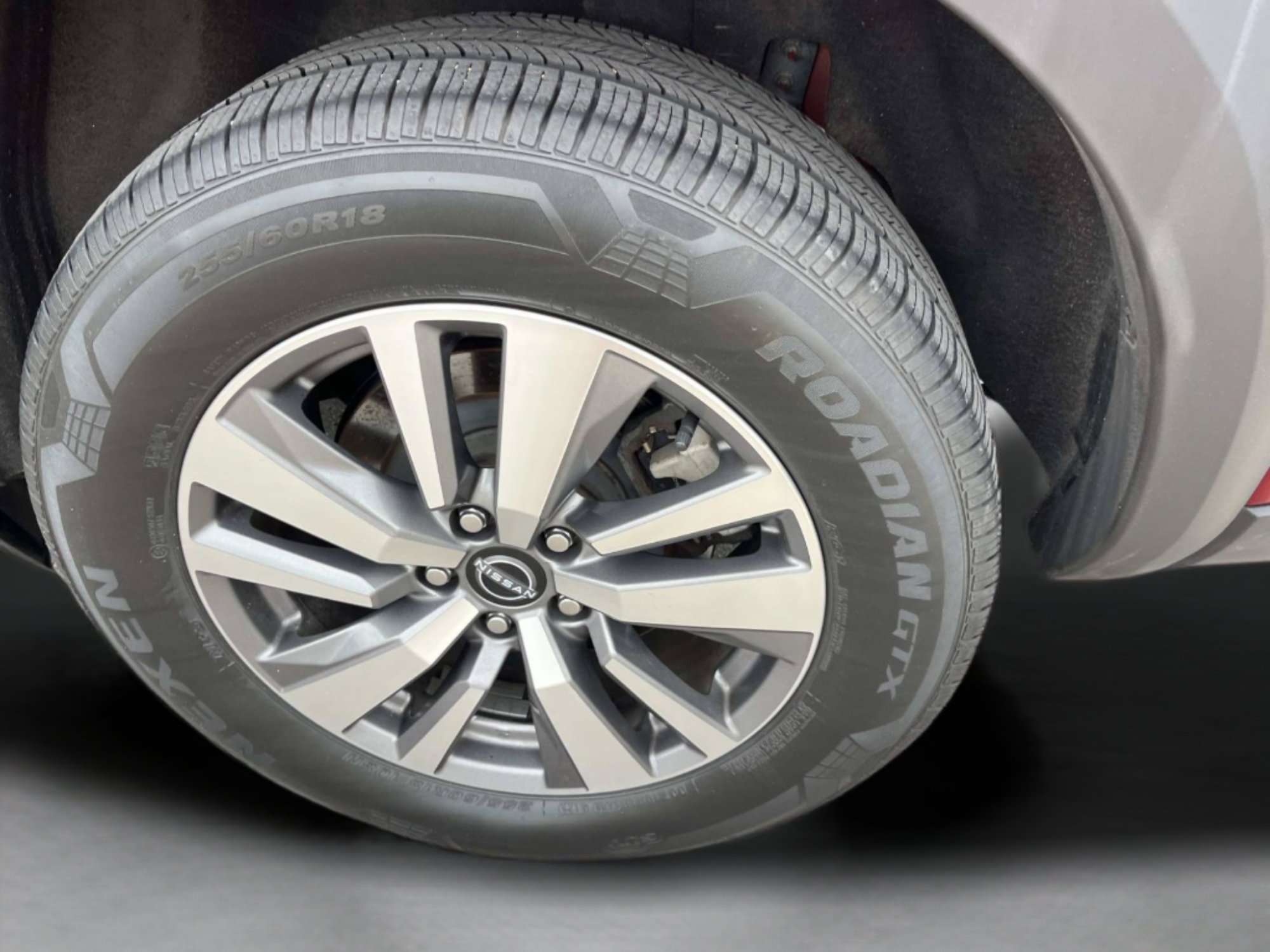 Used 2023 Scarlet Ember Tintcoat/Super Black Nissan SL image 11
