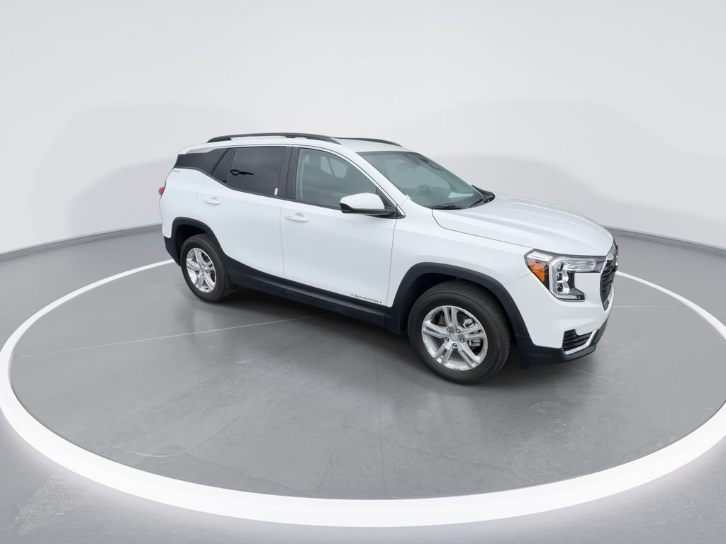 Used 2023 White GMC SLE image 2