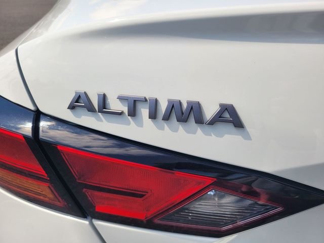 Used 2025 White Nissan 2.5 S image 10
