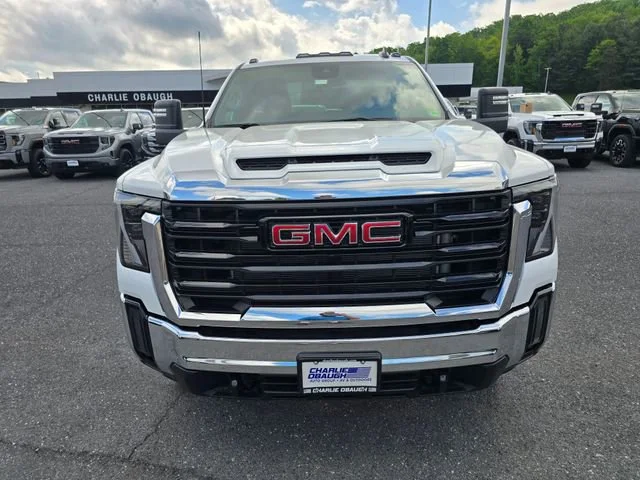 2025 GMC Sierra 3500HD Pro - Photo 8