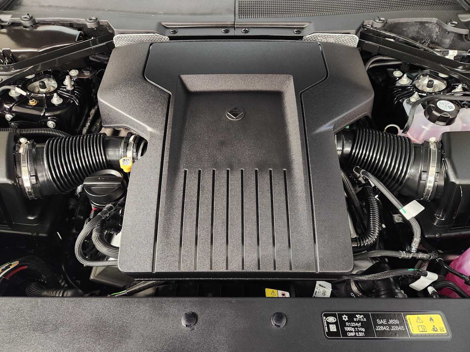 2026 Land Rover Defender OCTA Black - Photo 31
