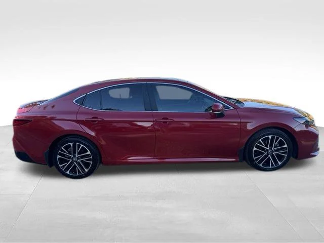 Used 2025 Red Toyota XLE image 9