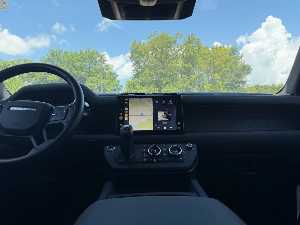Used 2023  Land Rover X-Dynamic SE image 11
