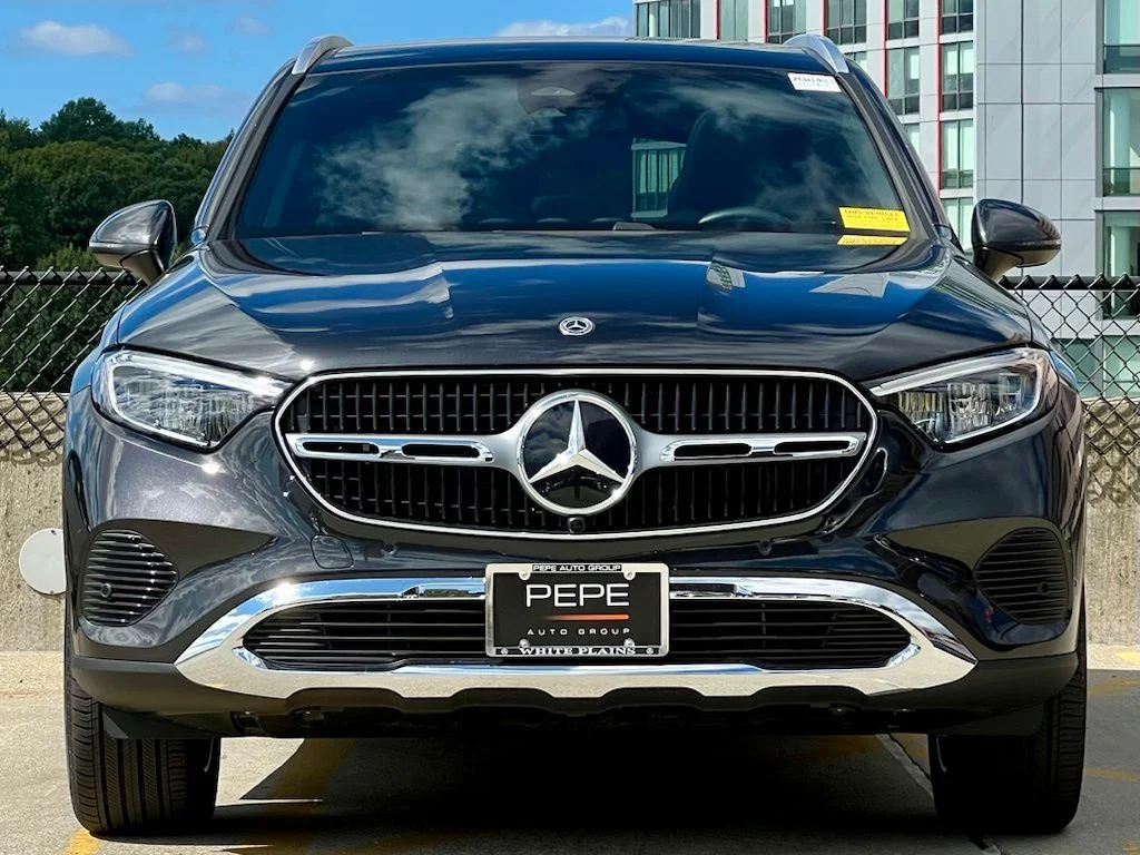 Certified Used 2026  Mercedes-Benz GLC 300 image 3