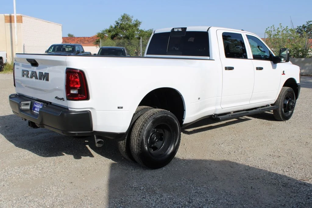 New 2026 Bright White Clear-Coat Exterior Paint Ram Tradesman image 4