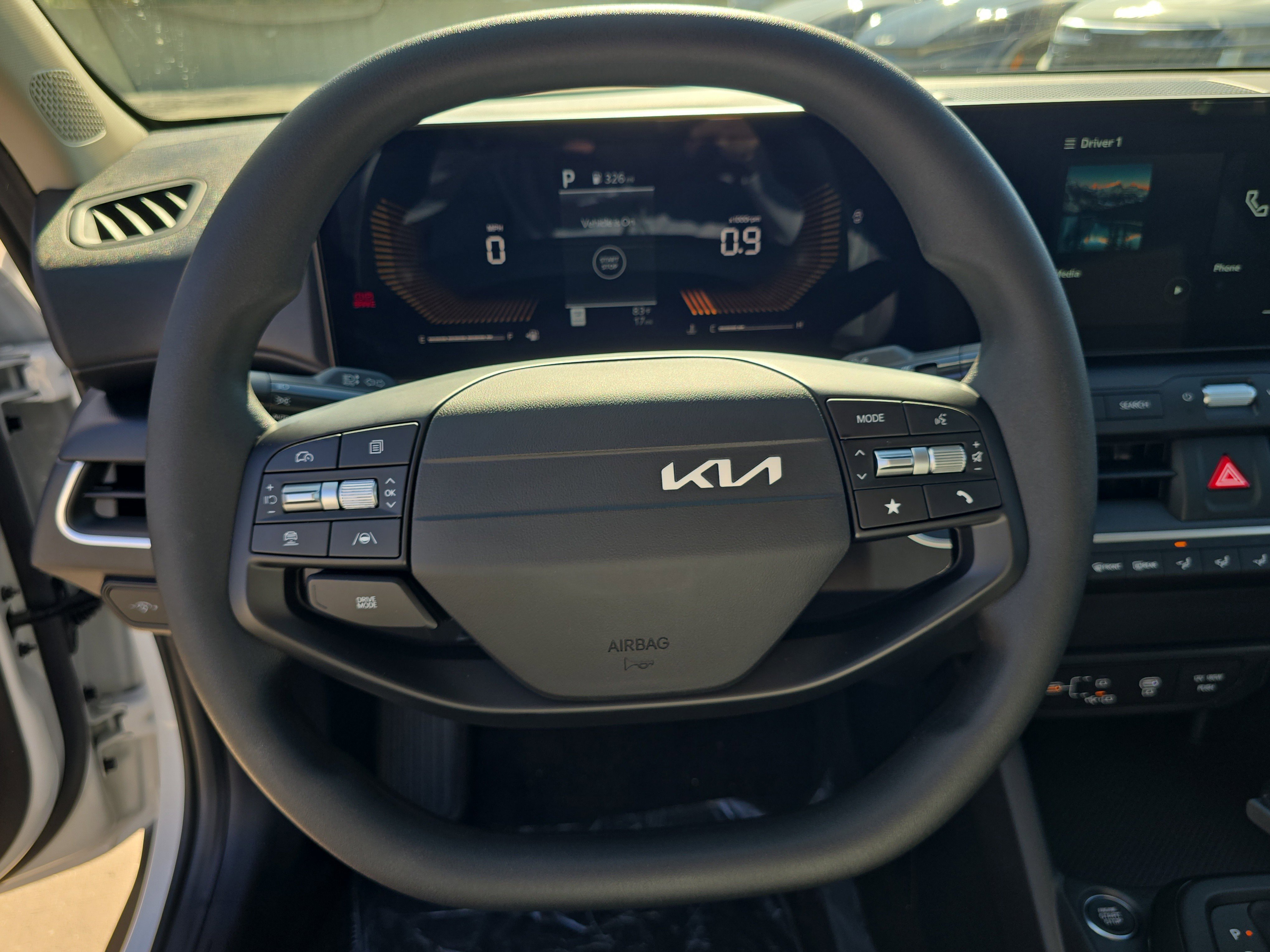 New 2026 Snow White Pearl Kia LXS image 28