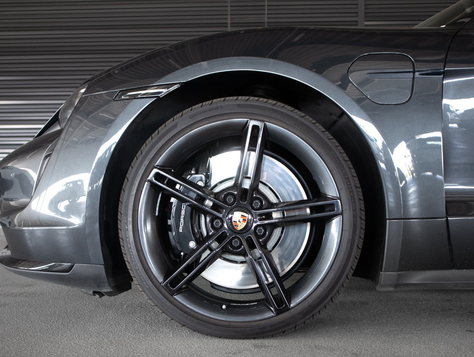 Used 2021 Volcano Grey Metallic Porsche Turbo image 12