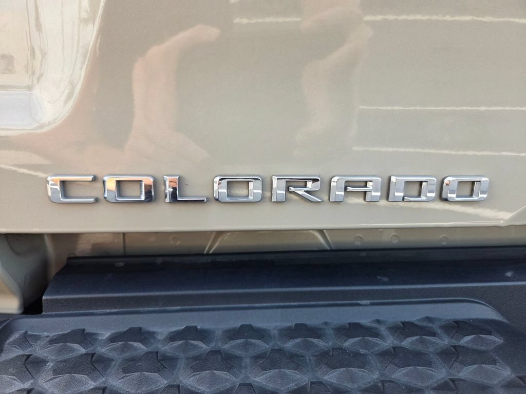 Used 2023 Sand Dune Metallic Chevrolet Z71 image 14