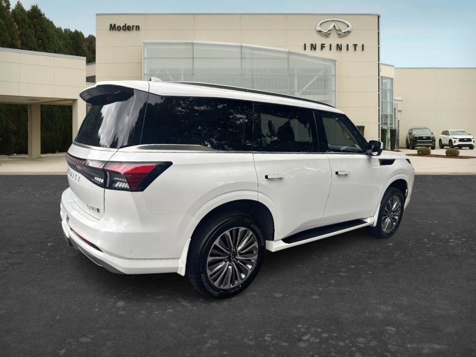 New 2027 Radiant White INFINITI LUXE image 5