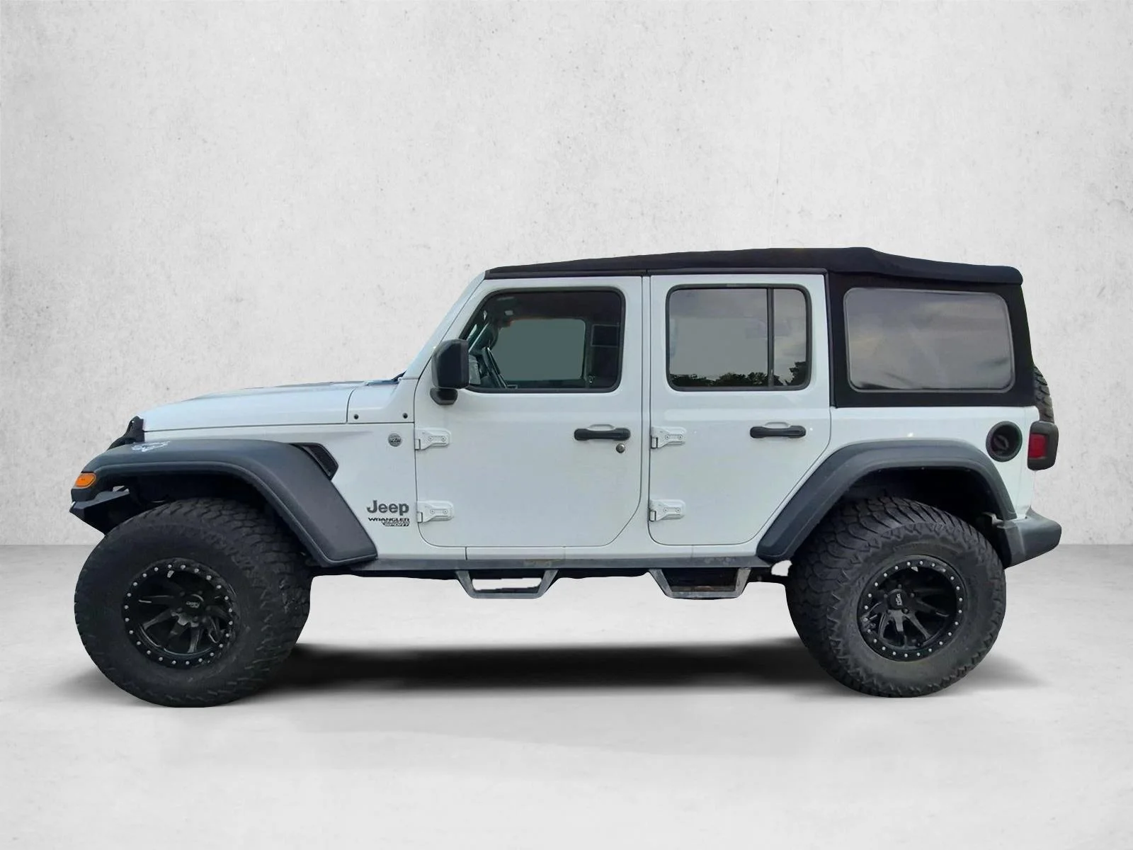 Used 2018 Bright White Clearcoat Jeep Sport S image 8